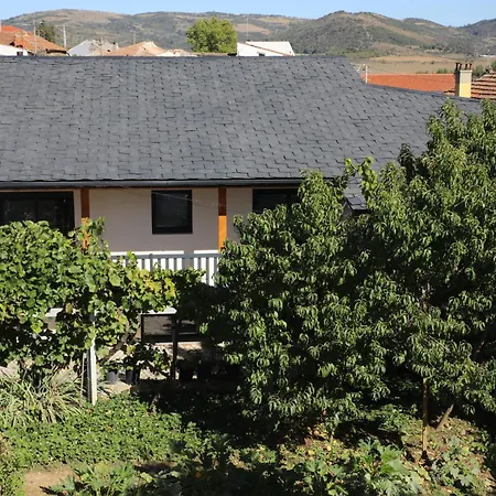 Casa Da Teresinha مزرعة للإقامة براغانسا